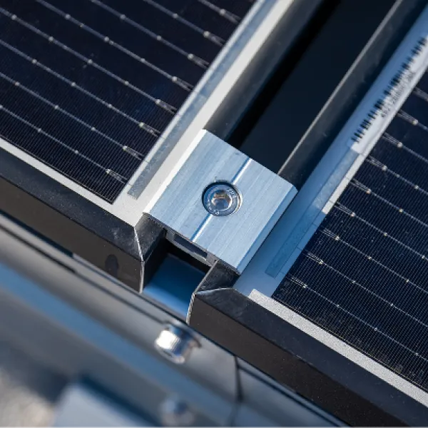 Enerack FLAT10 köztes leszorító földelőlapkával